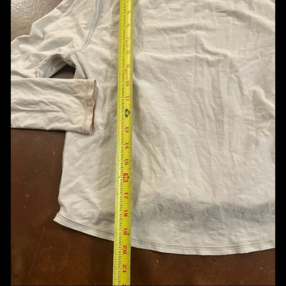 Lululemon Long Sleeve Shirt - Picture 7 of 7